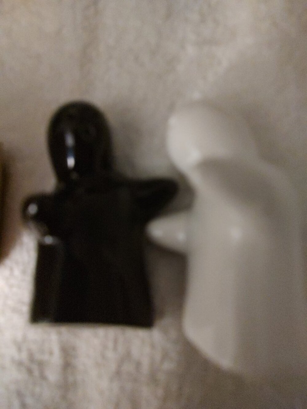 SALT AND PEPPER HUGGERS GHOSTS HALLOWEEN